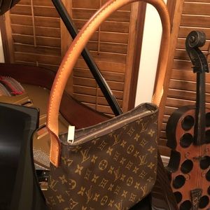 Louis Vuitton Monogram Looping MM